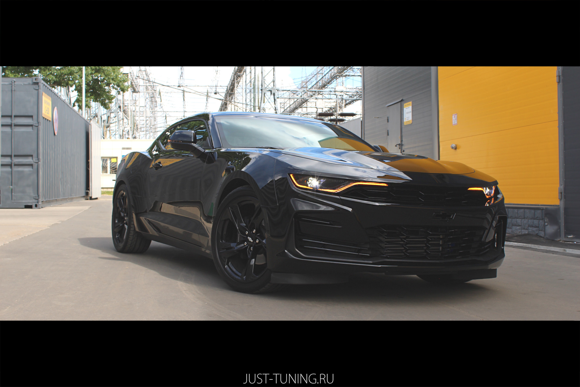 Chevrolet Camaro 2020 Black Edition