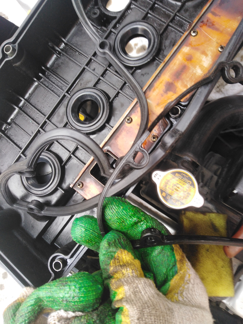 Замена прокладки клапанной крышки — Hyundai Accent (2G), 1,5 л, 2006 ...