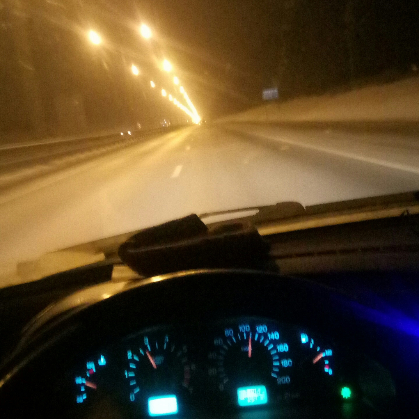 Видео скорости на машине. ВАЗ 2114 ночью за рулем. За рулём машины ВАЗ 2114. Езда на ВАЗ 2114 ночная. ВАЗ 2110 зима ночь.