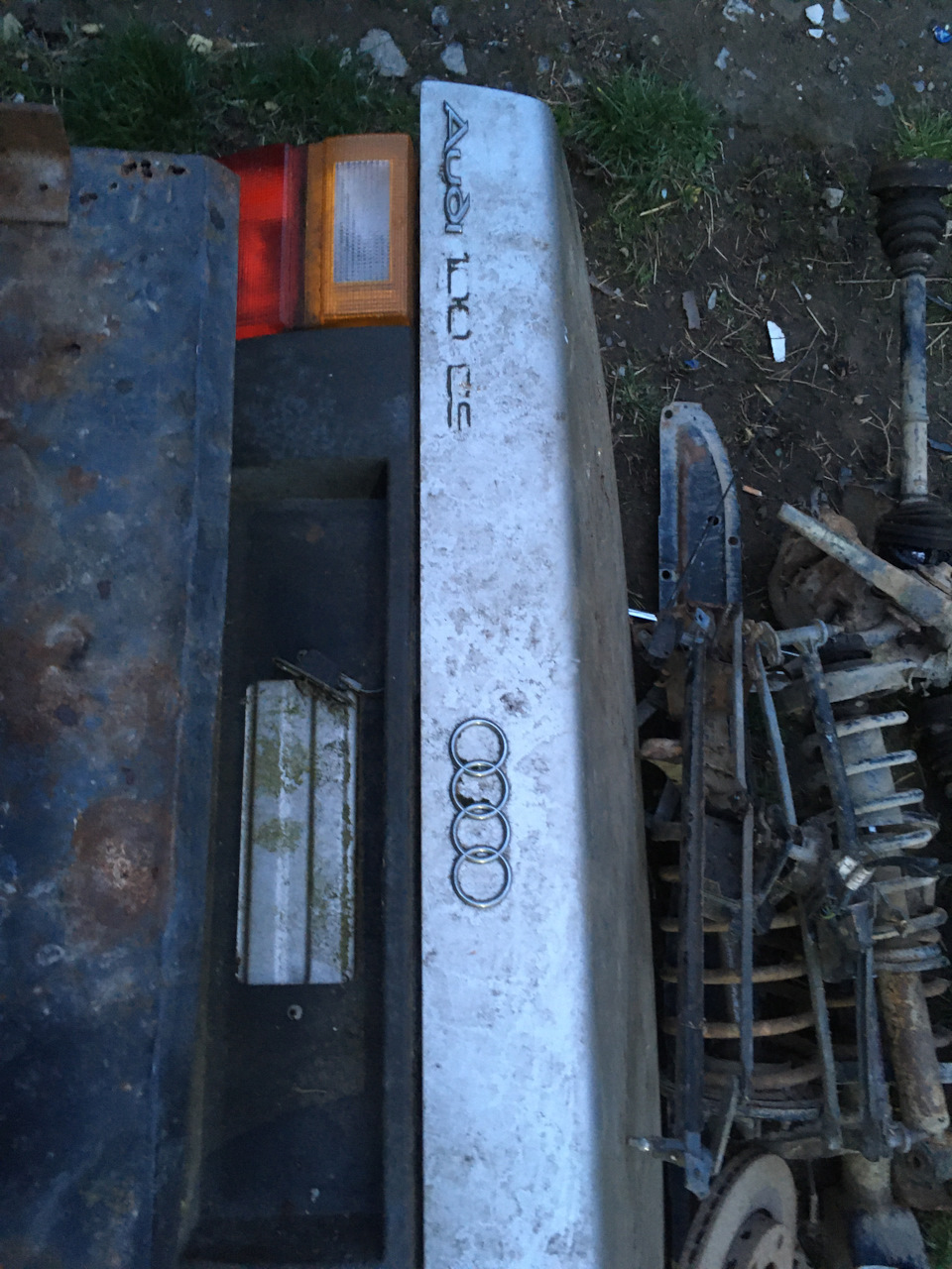 Продам запчасти на ауди 100 сигара — Audi 80 (B2), 1,6 л, 1986 года ...