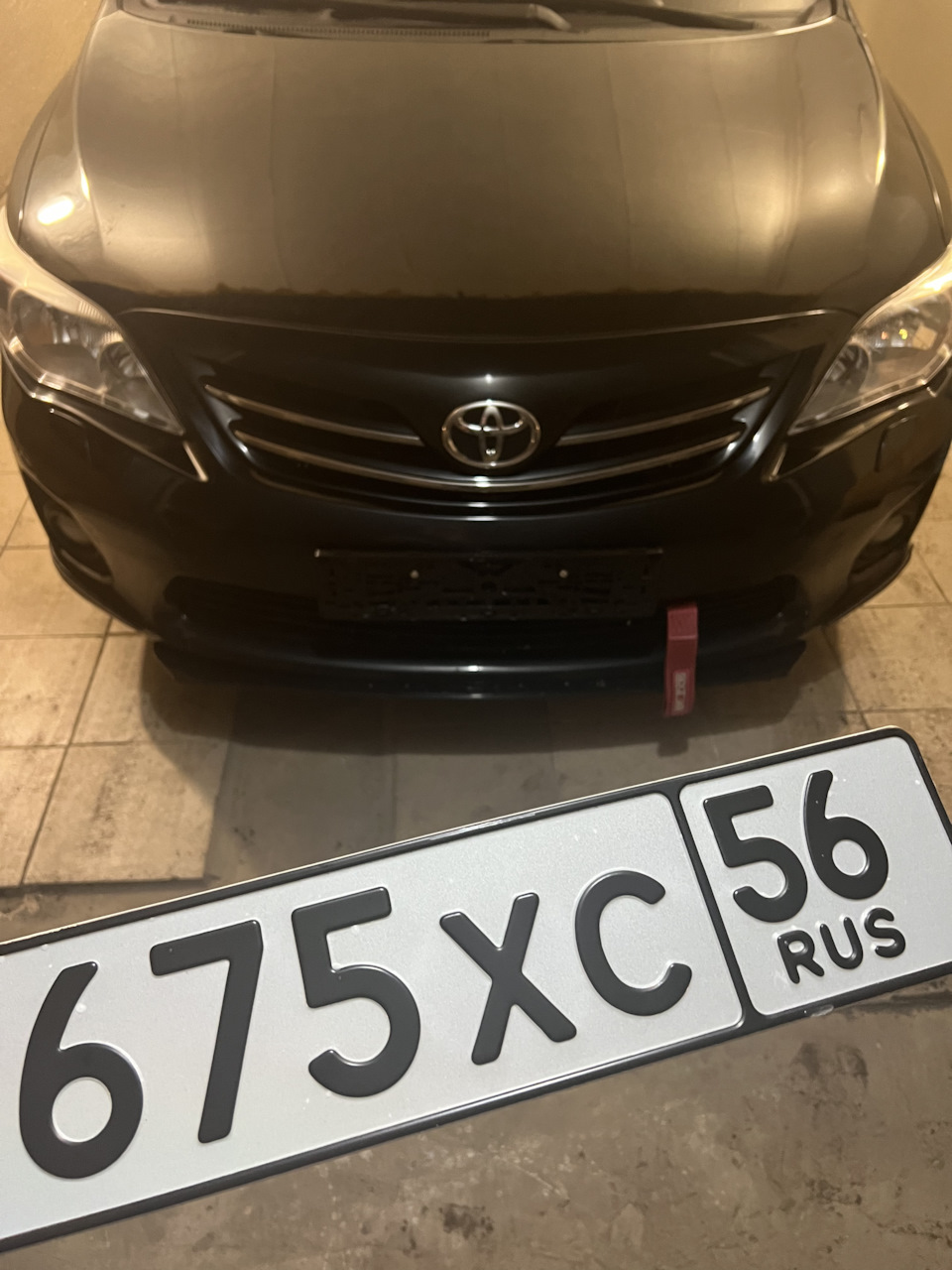 Жирные номера без флага и отверстий — Toyota Corolla (140/150), 1,6 л ...