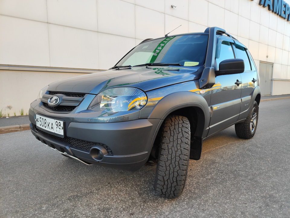 Замена накладки левого зеркала на Ниве. — Chevrolet Niva, 1,7 л, 2020 ...