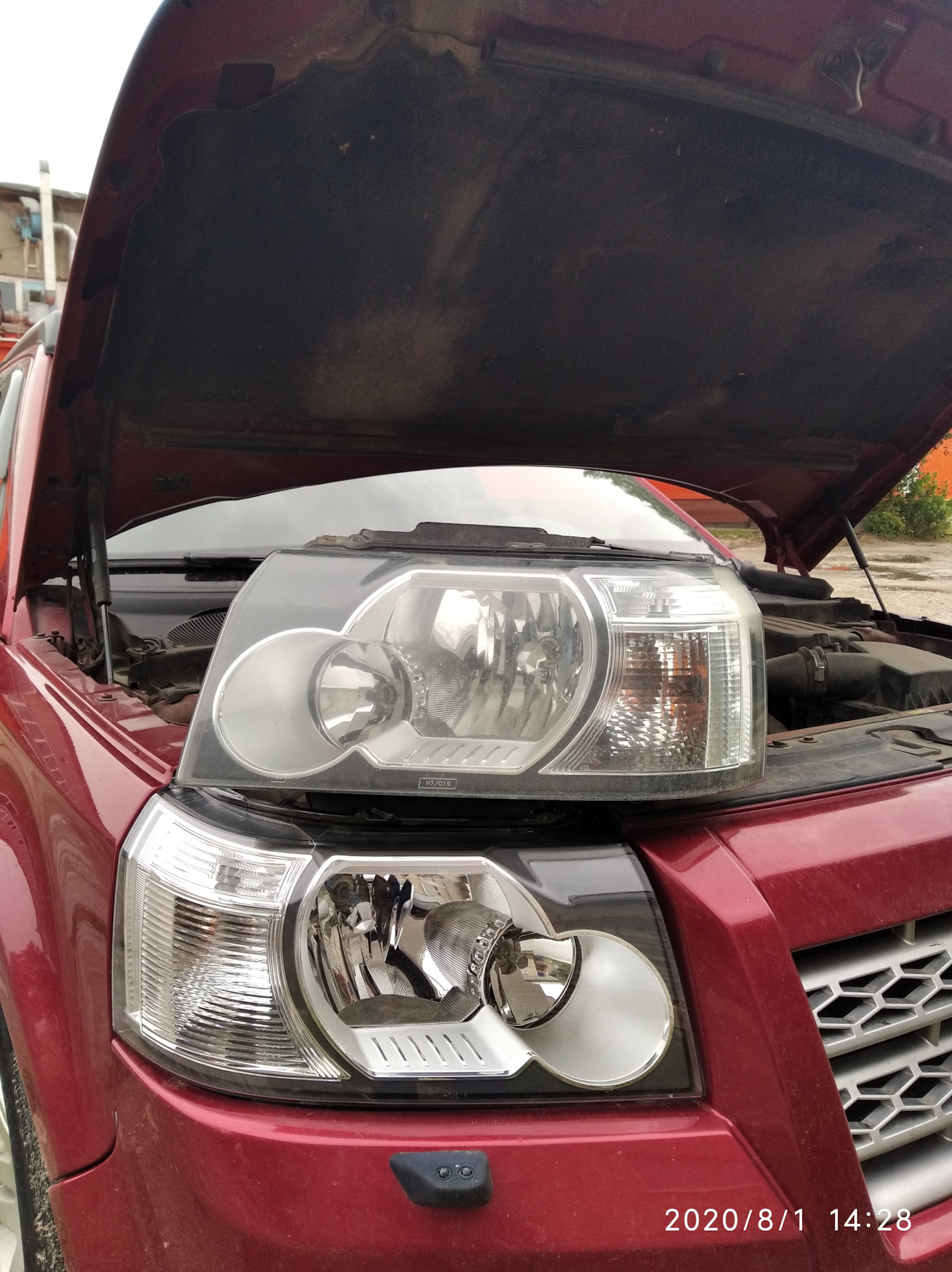 Замена стекол фар Freelander 2 - Land Rover Freelander 2, 2,2 л, 2007 года своим