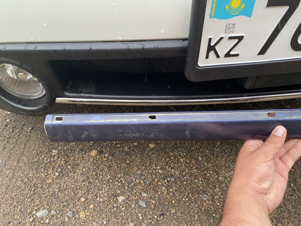 Хром-молдинг на передний бампер. — Infiniti FX (1G), 3,5 л, 2004 года ...