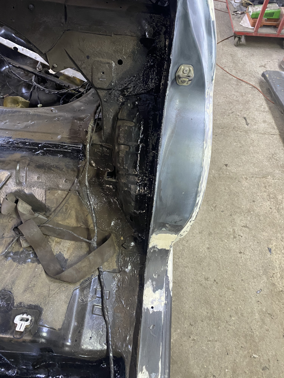 Обработка антикоррозийным составом 👨‍🔧 — Nissan Sunny (B14), 1,5 л ...