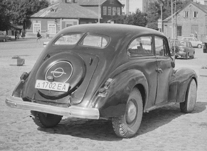 История лиса 1938. Opel Kapitän 1938 года. Opel super 6 1937. Opel 1938. Opel 2l 1937г.