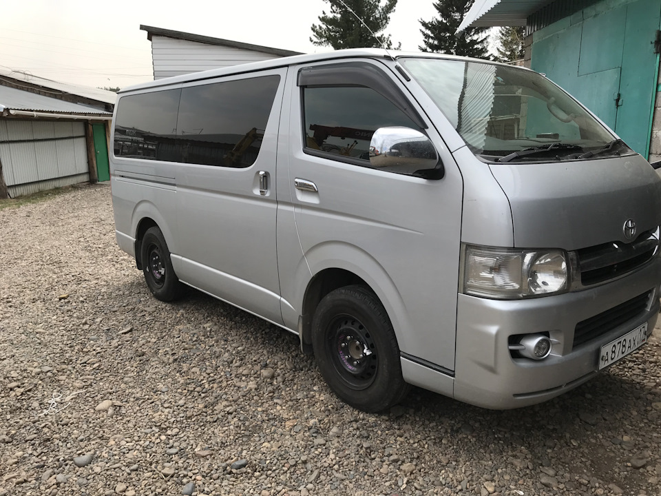 Дром продажа тойота хайс. Toyota Hiace h200. Toyota Hiace 200. Toyota Hiace h200 4wd. Toyota Hiace h200 серый.