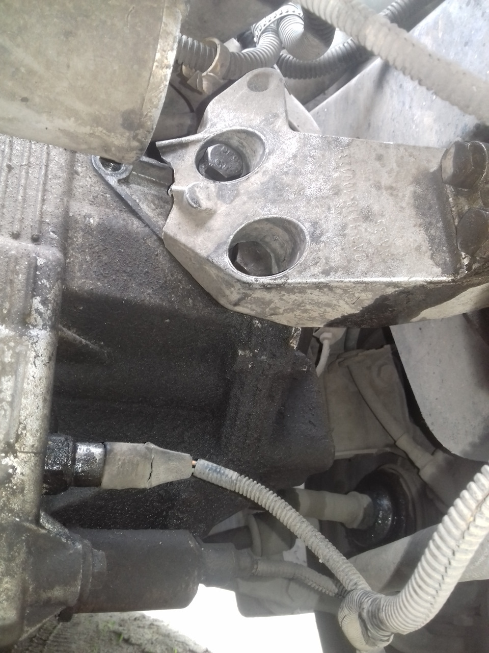 Стук при торможении и трогинии с места. — Lada Калина седан, 1,5 л ...