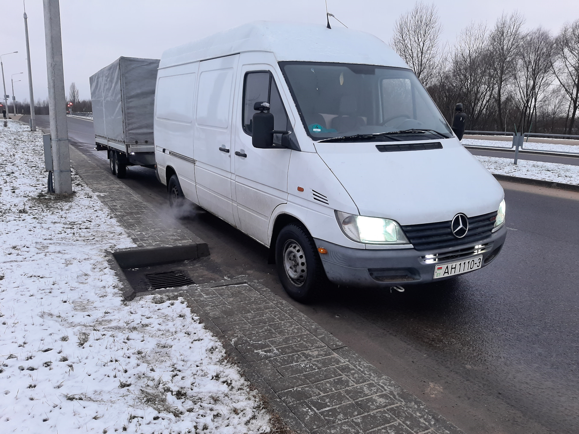 Mercedes benz sprinter 833. мерседес спринтер 1 поколения. первое поколение. спринтер 1. спринтер 1.