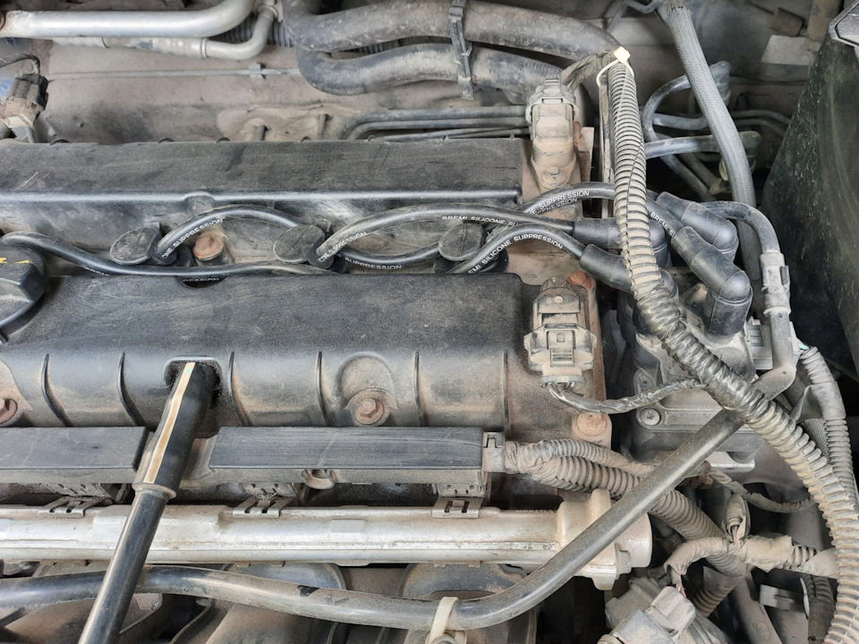 Замена свечей и ВВ проводов - Ford Fiesta (Mk V), 1,4 л, 2008 года расходники DR