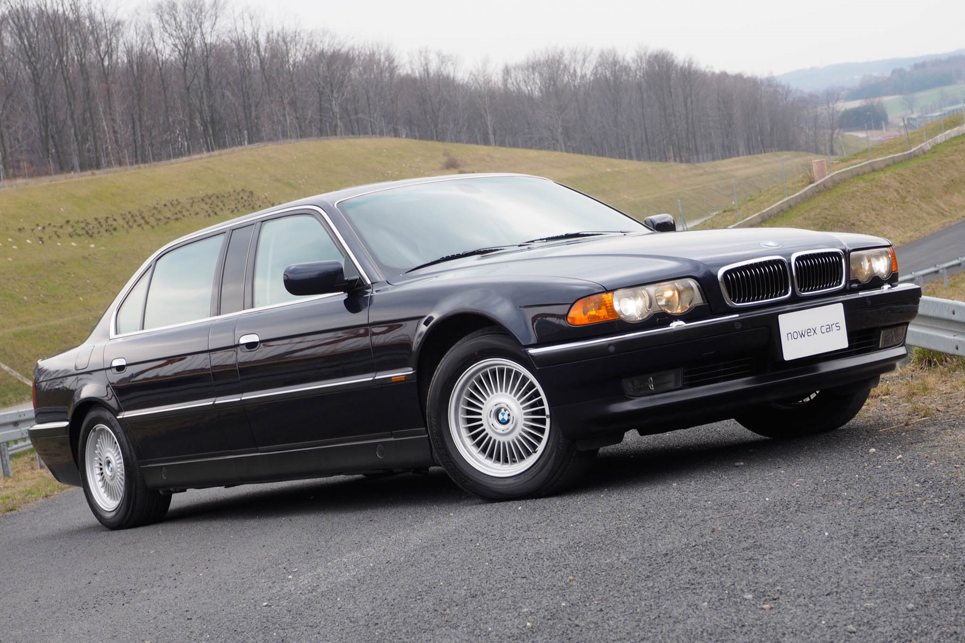 BMW e38 Black