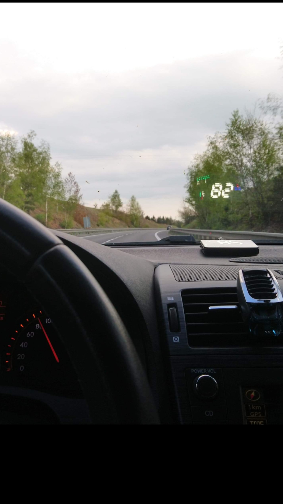 Hud проектор на лобовое стекло — Toyota Avensis III, 2,2 л, 2009 года ...