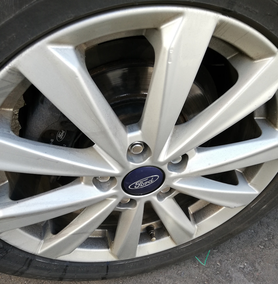 AVG 302039 — Ford Focus Wagon III. Запчасти на фото: 302039