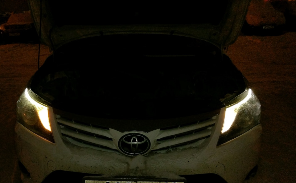 Белые ДХО и Габариты на рестик) — Toyota Avensis III, 1,8 л, 2012 года ...