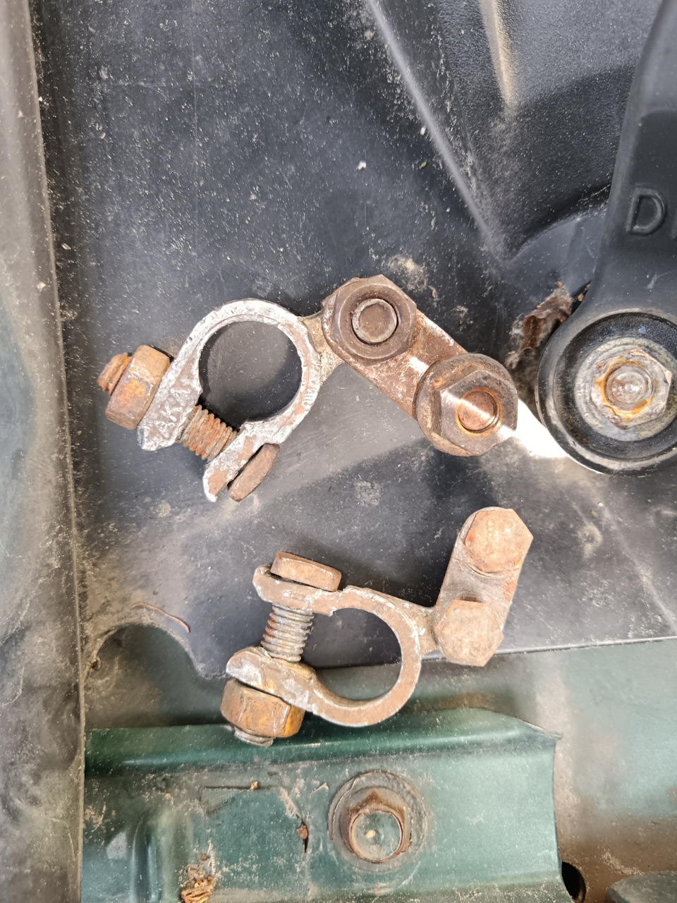 Замена клемм АКБ — Mazda 323 V, 1,5 л, 1998 года | электроника | DRIVE2