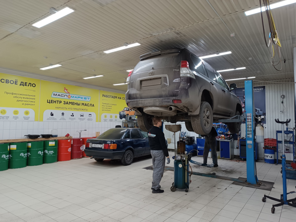 Плановая замена масла в раздатке в мосту и редукторе. — Toyota Land ...
