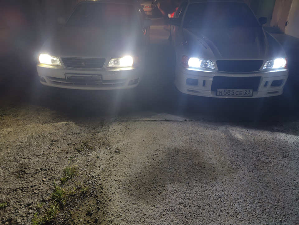 Ближний свет — Toyota Chaser (100)