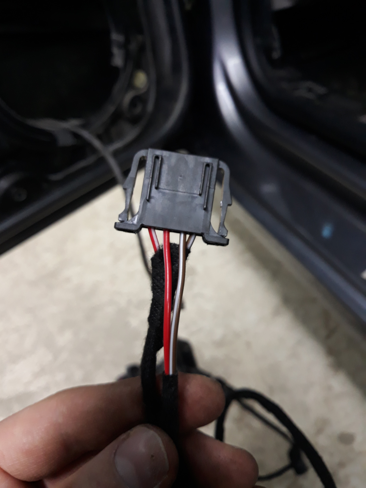 Подключение задних динамиков — Volkswagen Golf Mk6, 1,4 л, 2010 года ...