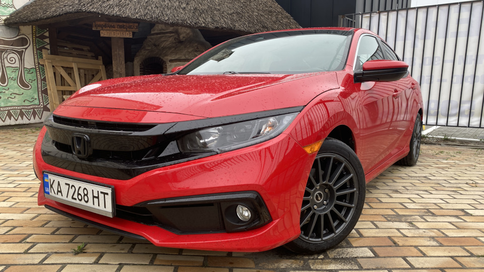 Honda Civic красная... красивая :)