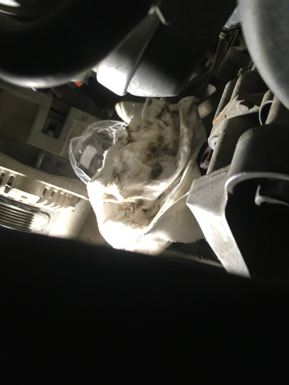 Замена обратного клапана (за генератором) — Chevrolet Cruze Hatchback ...