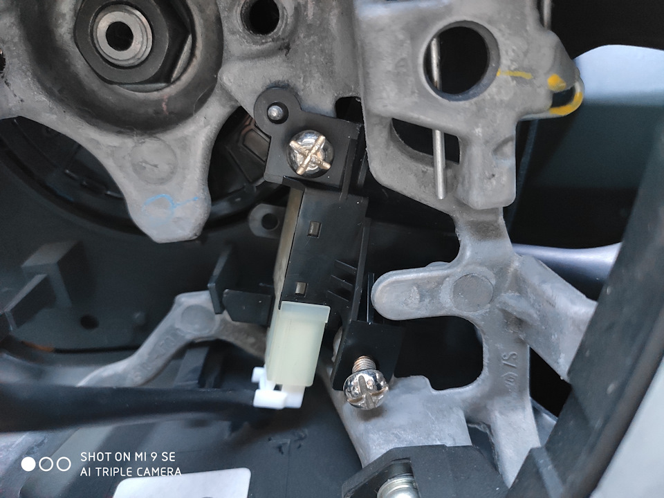 Как снять руль тойота приус 30 Установка Круиз контроль на приус zvw 30 - Toyota Prius (30), 1,8 л, 2011 года а
