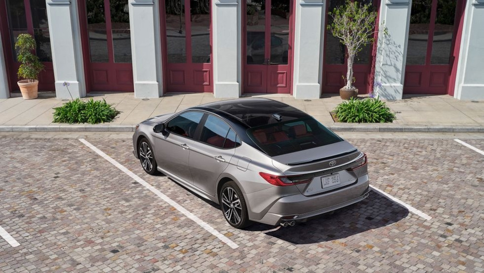 Toyota Camry Hybrid 2019