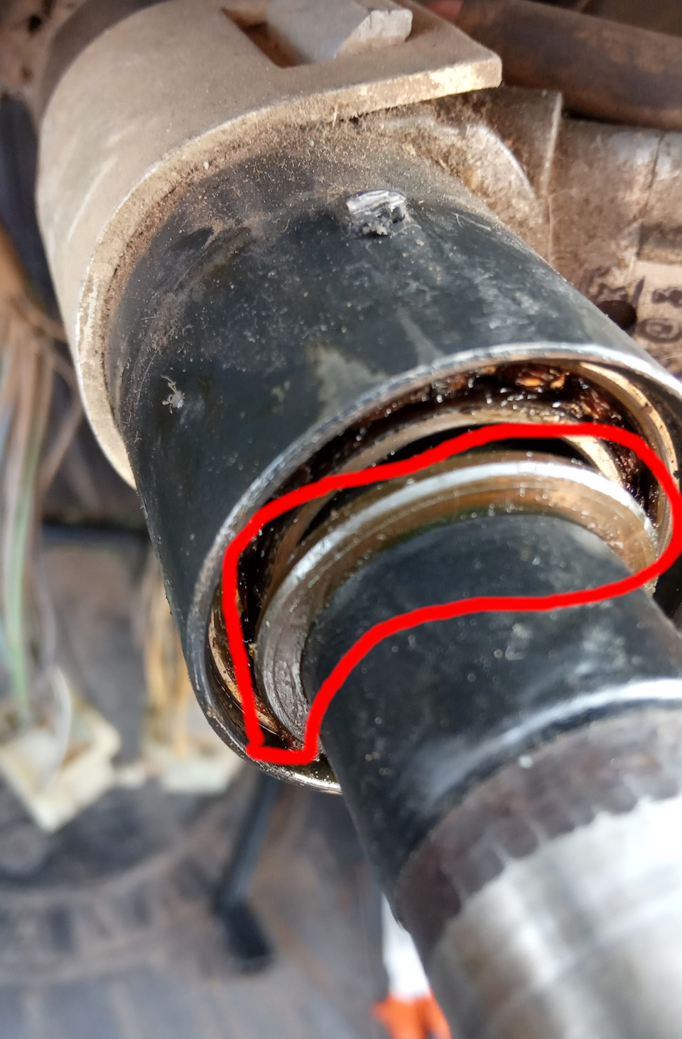 Замена подшипника рулевого вала — Lada 21093, 1,5 л, 1998 года | своими ...