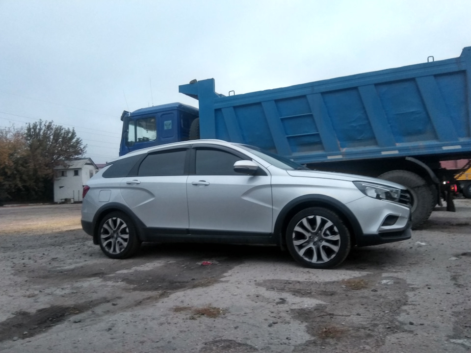 Шины летние Pirelli 205/50 R17, литые диски 17 4x100. Б/у | 38 000 ₽ в ...