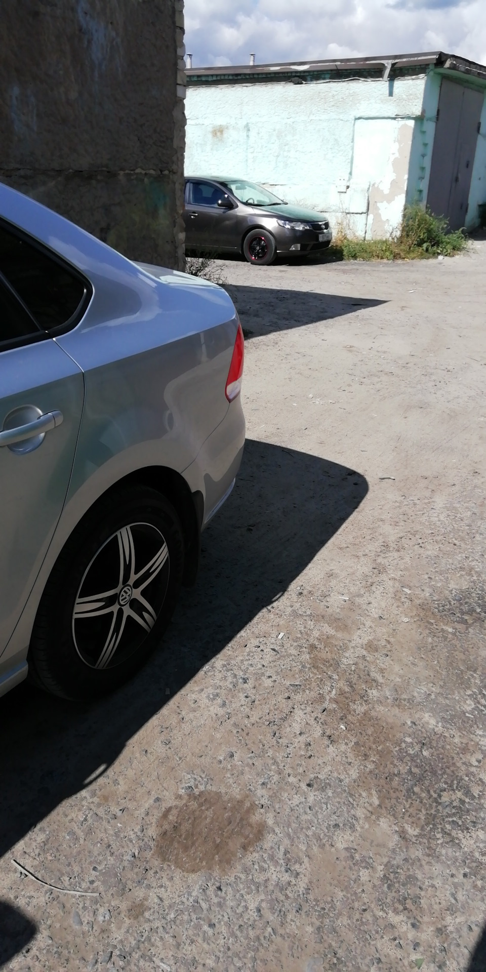 Чернитель шин "Tire Polish" (аэрозоль 650 мл) — Volkswagen Polo Sedan ...