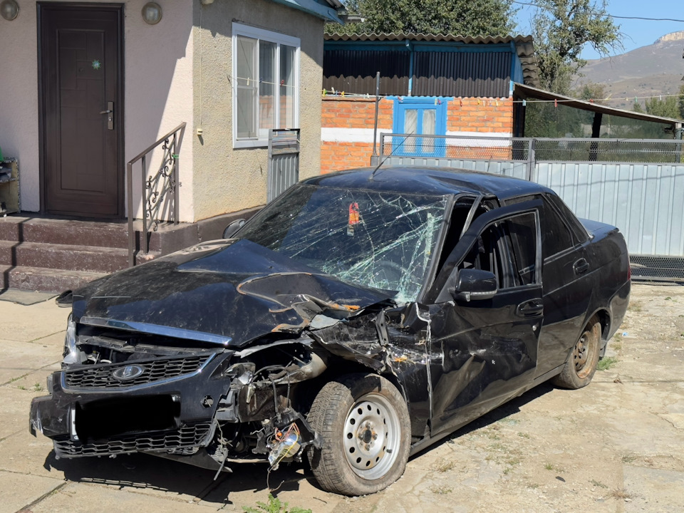 Конец истории — Lada Приора седан, 1,6 л, 2016 года | ДТП | DRIVE2