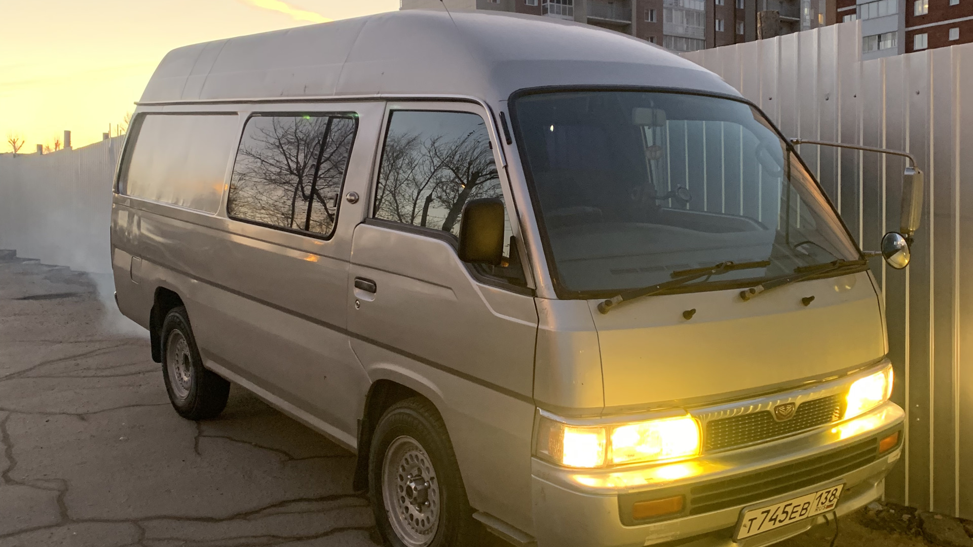 Nissan Caravan 24