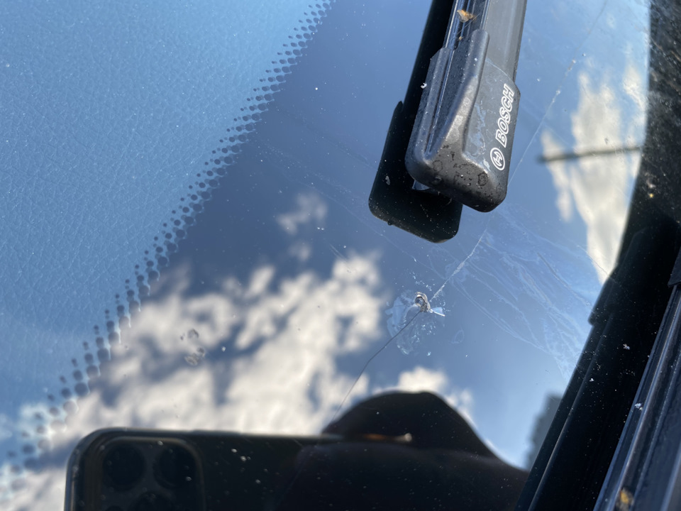 А вот и постаревший виновник, надеюсь владельцы фиговых зимних шин как то страдают(давно у того же контика шипы впаиваются и не вылетают весь срок службы) — BMW 2 series Active Tourer (F45)