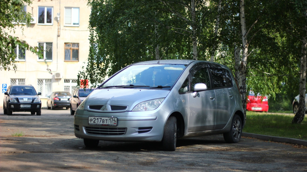 Мицубиси кольт 2003 год. Митсубиси Кольт 4 ВД. Mitsubishi Colt 4wd. Colt 4wd 2003. Н460вт 174.