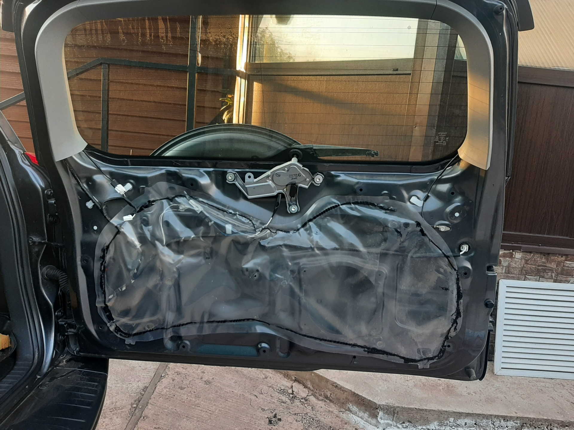 Не лает, не кусает, а в машину не пускает… — Toyota RAV4 (III), 2 л ...