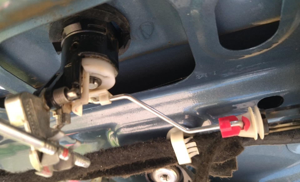 проблема замка двери багажника, ремонт. — Nissan Terrano III, 2 л, 2015 ...