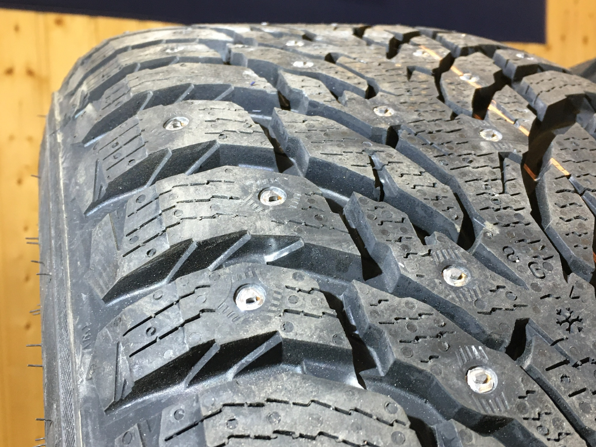 Nokian hakkapeliitta 9. Nokian Hakkapeliitta 9 SUV. Nokian Hakkapeliitta 5 SUV 235/60 r18. Nokian Hakkapeliitta 9 трещины. Nokian Hakkapeliitta 9 продам.