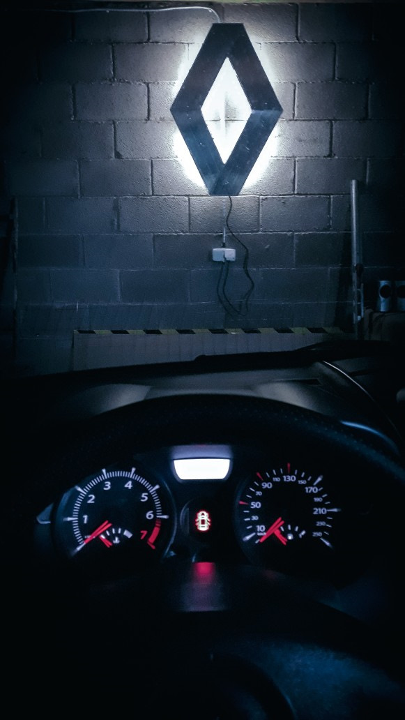 Эмблема "Рено" в гараж — Renault Megane II, 1,6 л, 2008 года | другое ...