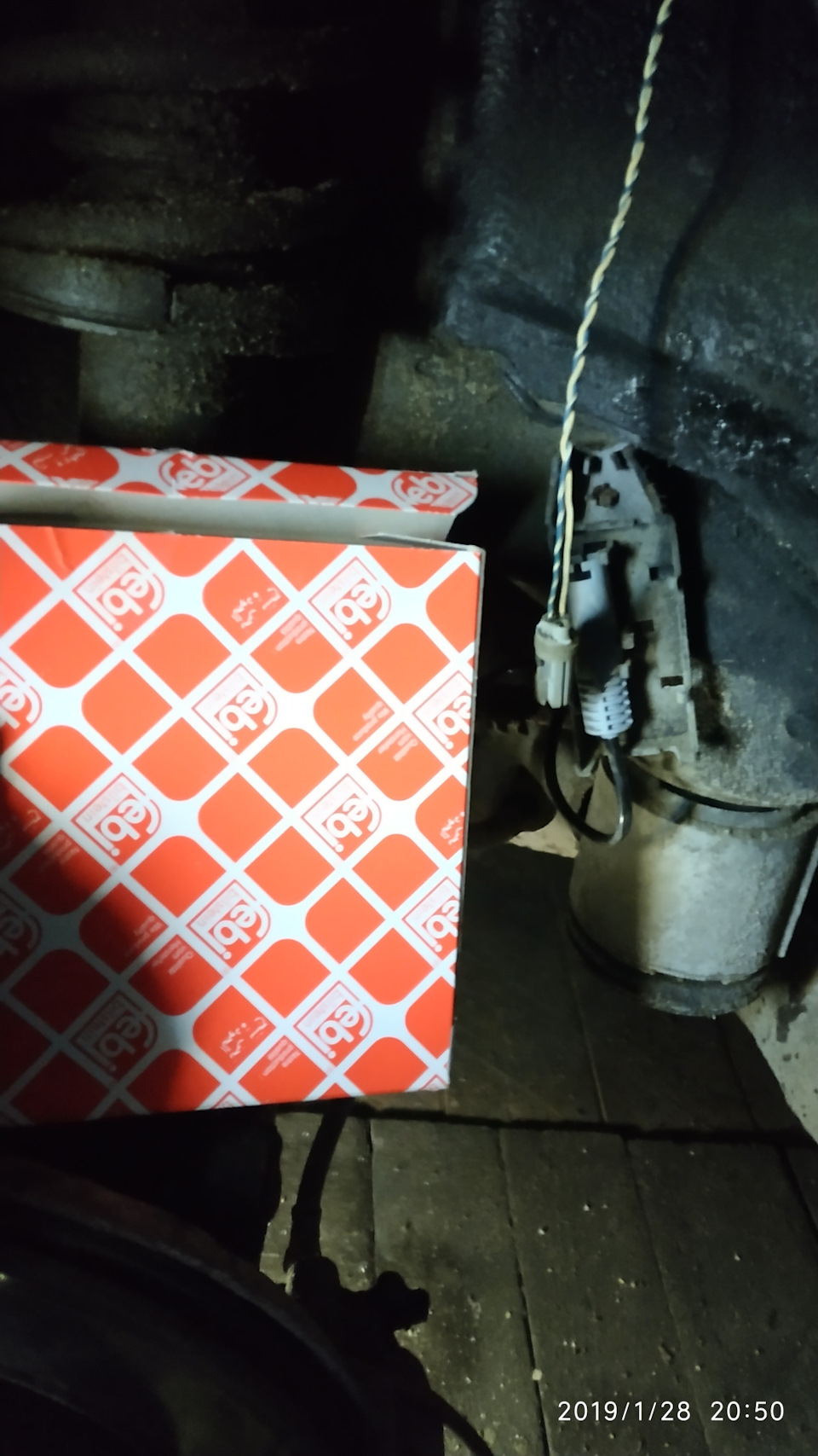 Замена заднего левого датчика АБС е39 серая фишка — BMW 5 series (E39 ...