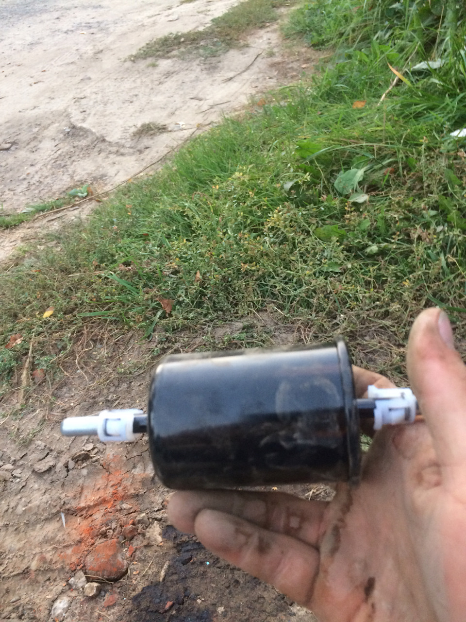 Замена топливного фильтра — Lada Приора седан, 1,6 л, 2008 года ...