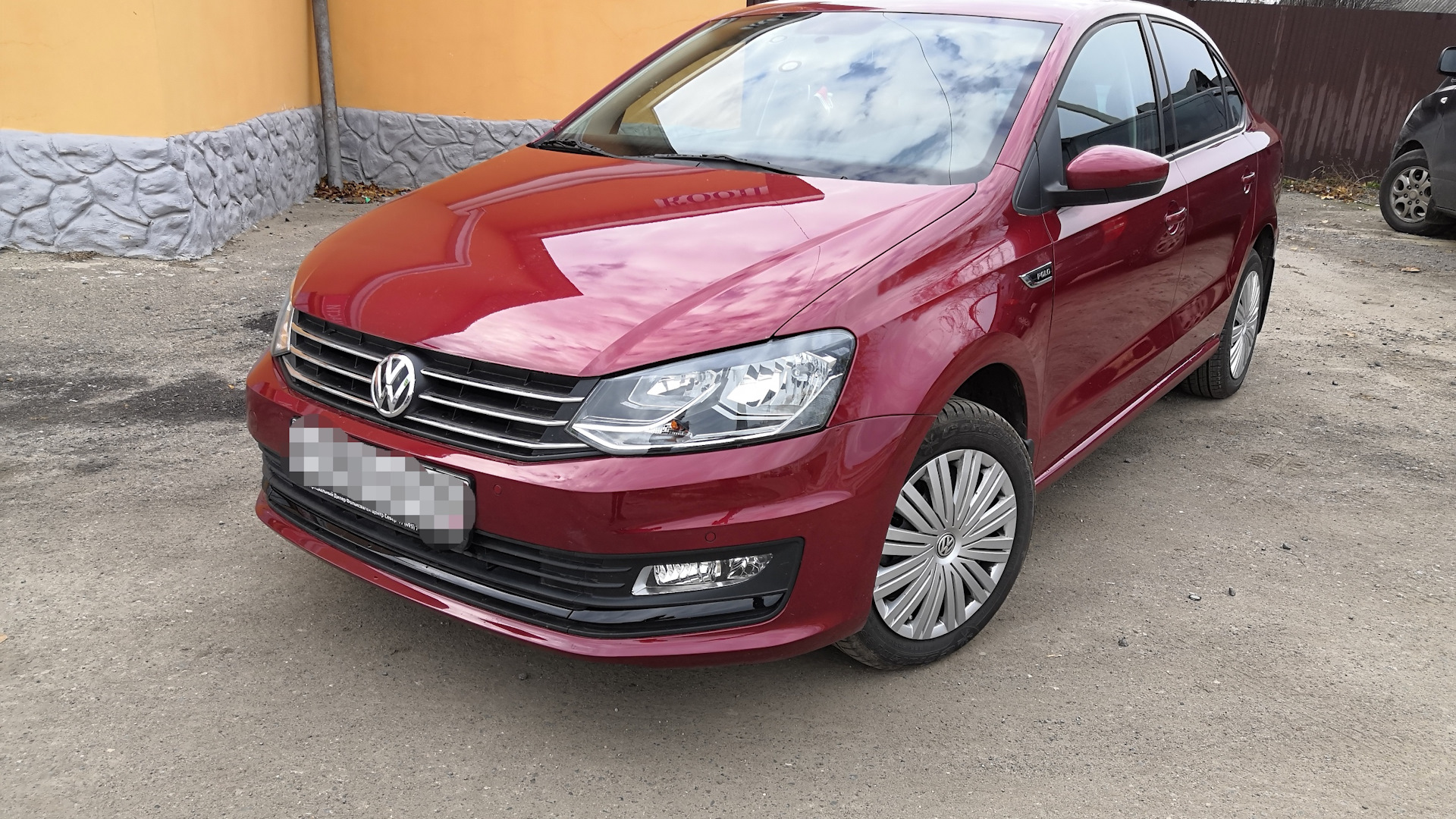 Volkswagen Polo sedan connect