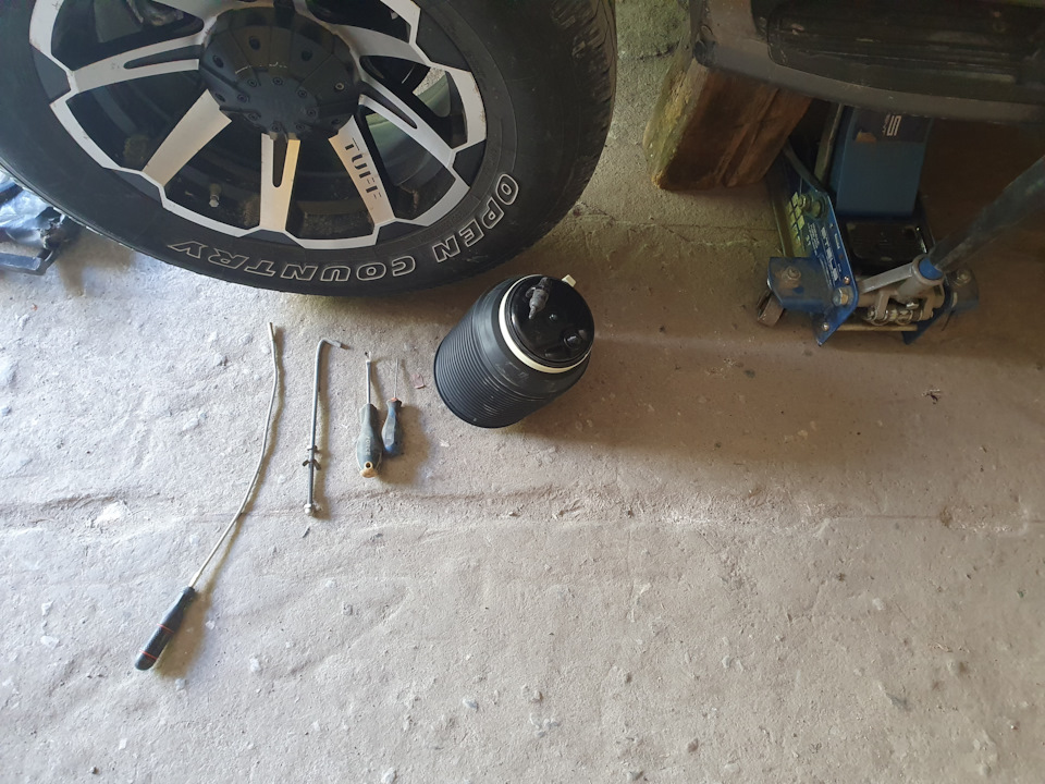 Замена пневмоподушки — Toyota Land Cruiser Prado 120-series, 4 л, 2008 ...