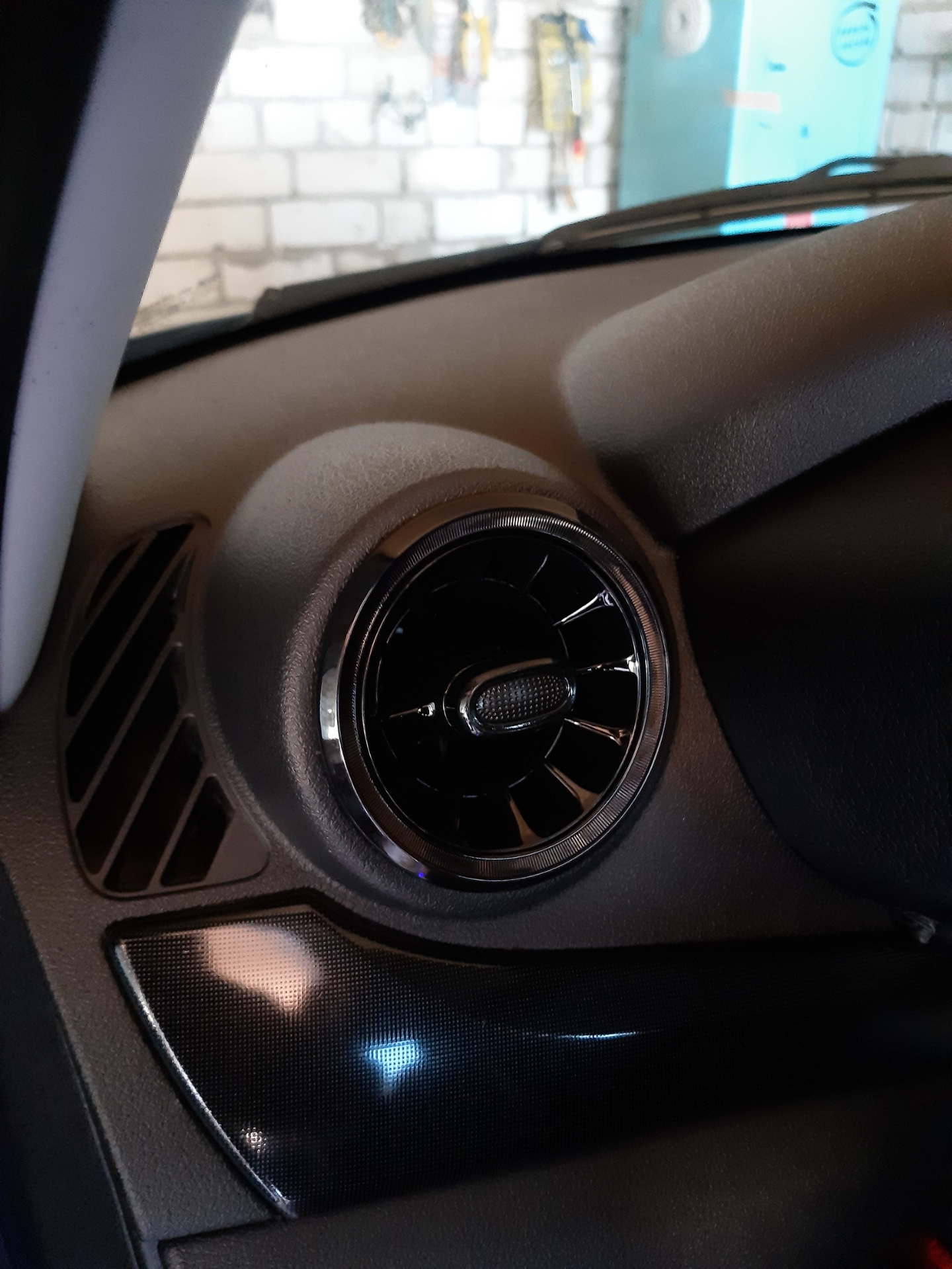 амг воздуховоды калина. Logan 1 дефлекторы амг. дефлектор воздуховода газель некст. дефлекторы амг на гранту. амг дефлекторы гранта.