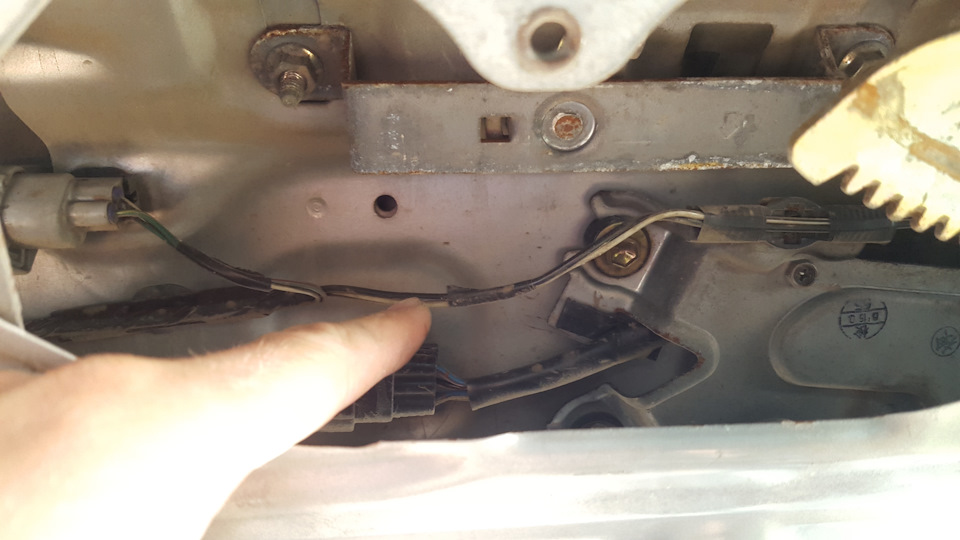 Восстановление обогрева заднего стекла — Toyota Hilux Surf (3G), 3 л ...