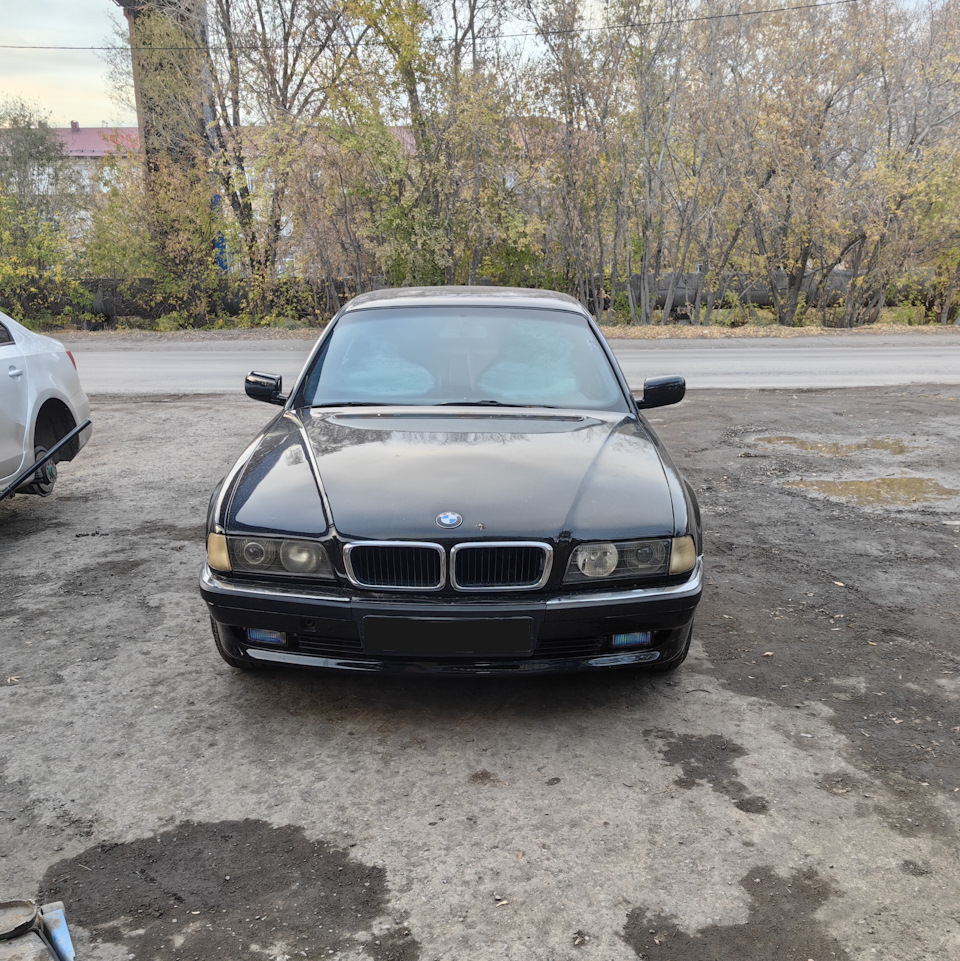 Потеет лобовое стекло — BMW 7 series (E38), 3 л, 1995 года | поломка ...
