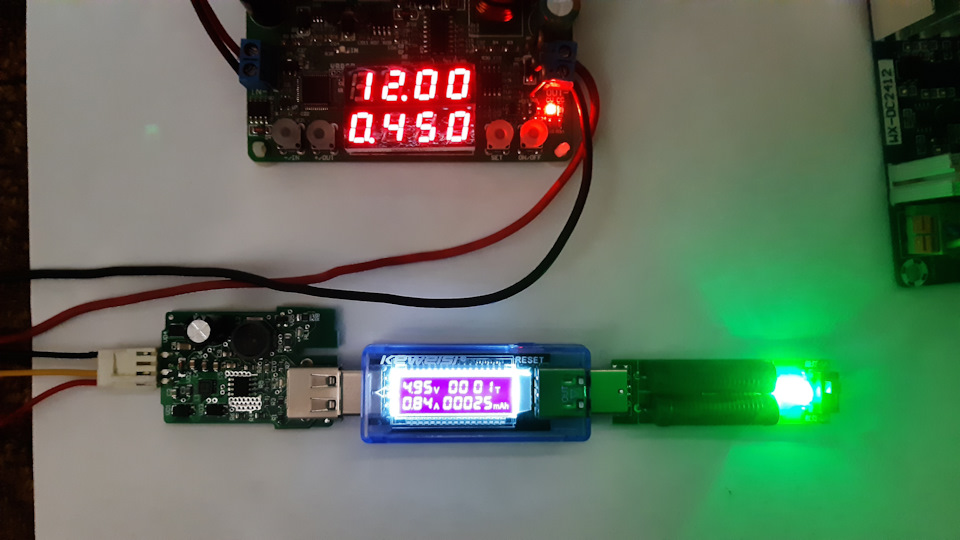 УСБ зарядка с нагрузкой 1А. — Lada Vesta SW (1G)