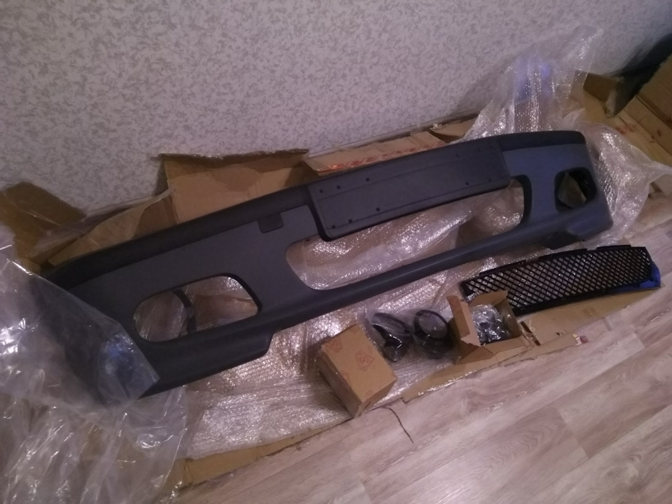 Покупка GTR-капота, крыльев, m-tech бампера, ремкомплект задней арки ...