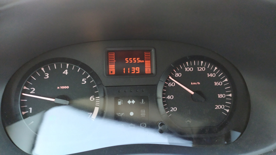 Четыре пятерки на одометре и новые LYNX щетки на зиму — Lada Ларгус, 1 ...