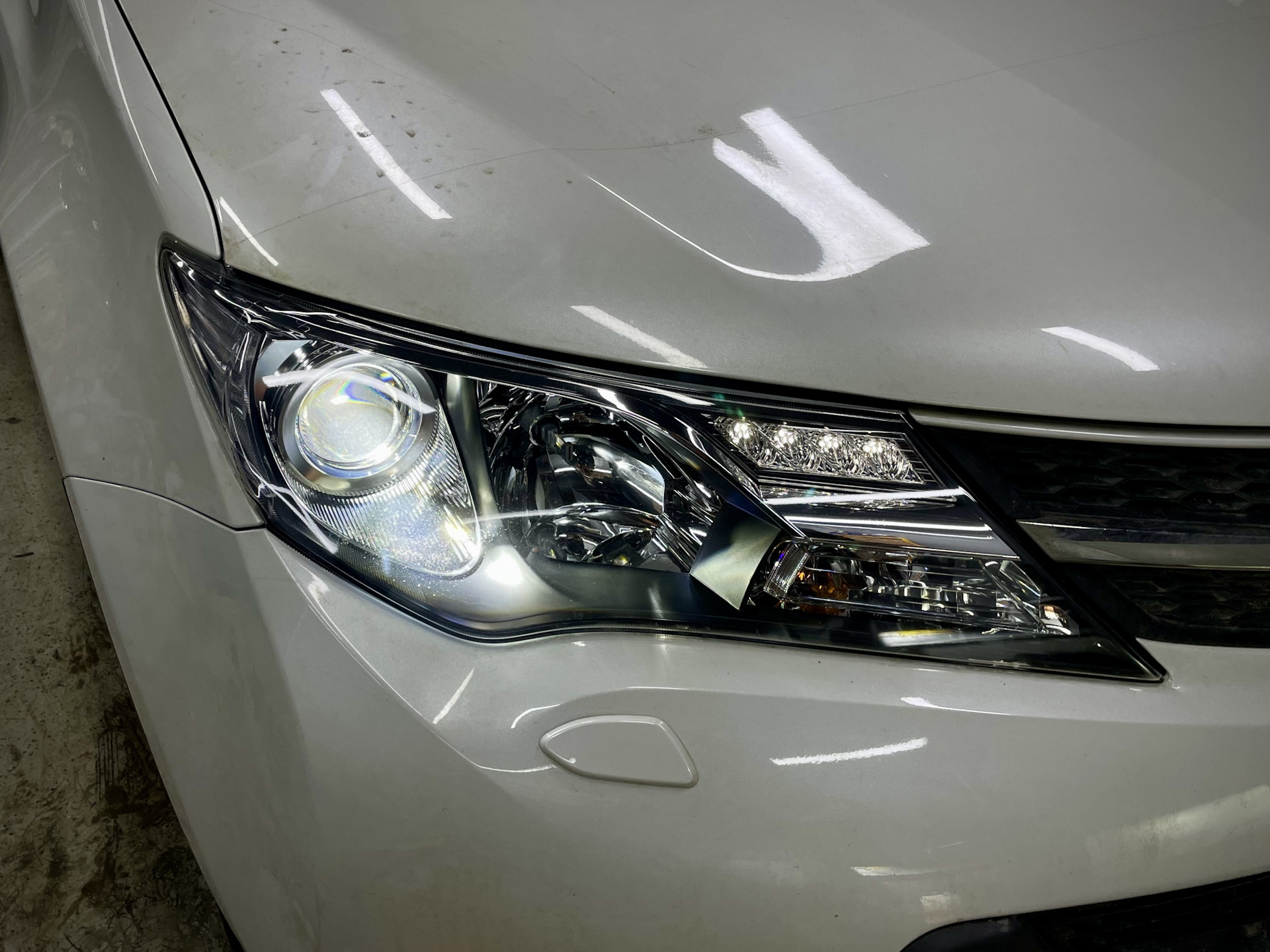 Би лед линзы h1. Светодиодный модуль 2835 3led с линзой. Bi led модули закрытого типа. 2w. Би лед линзы.