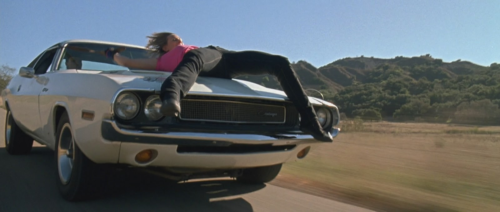 Car chase scene. Dodge Challenger 1970 Исчезающая точка.