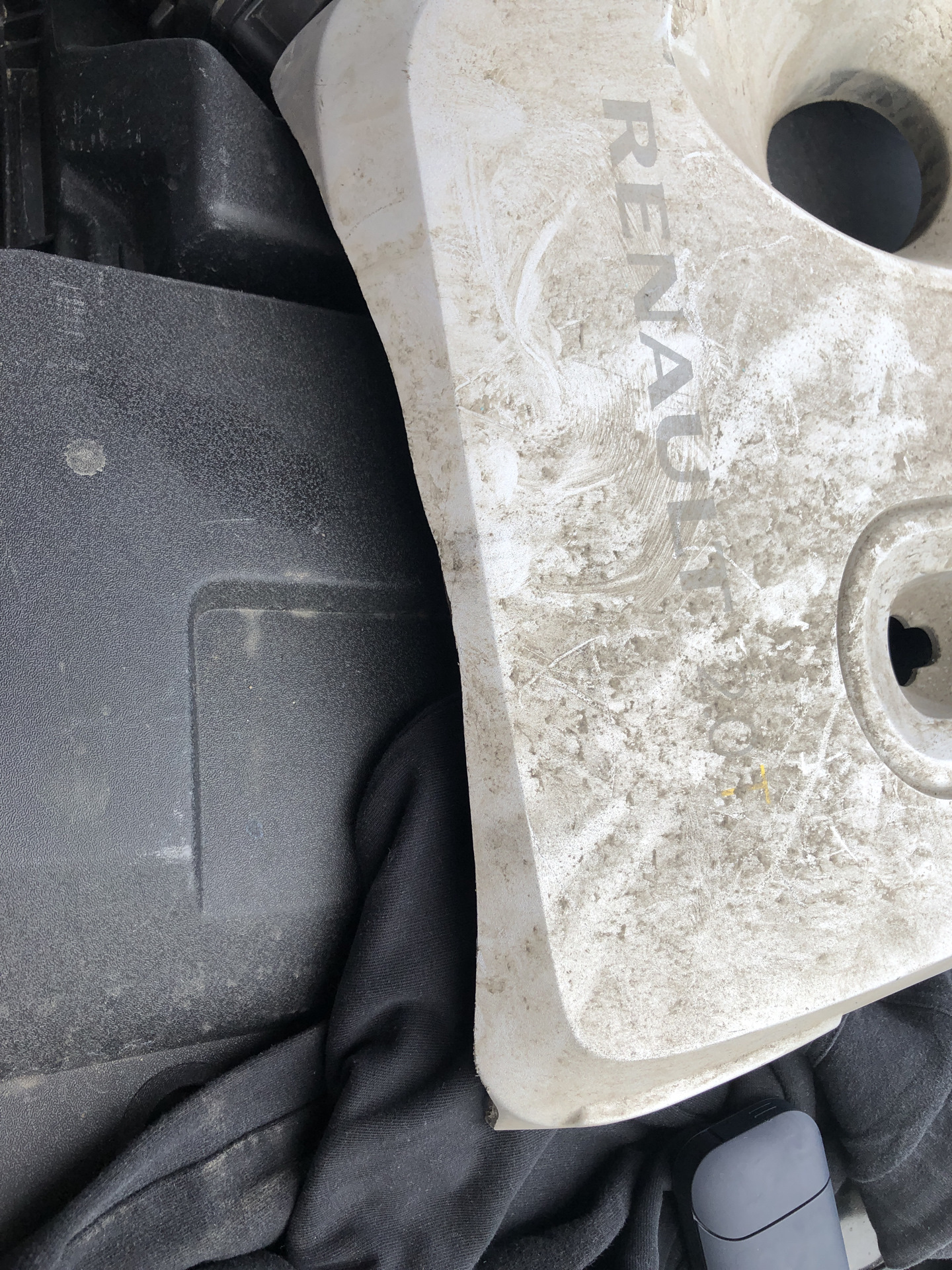 Декоративная накладка на двигатель — Renault Laguna III, 2 л, 2008 года ...